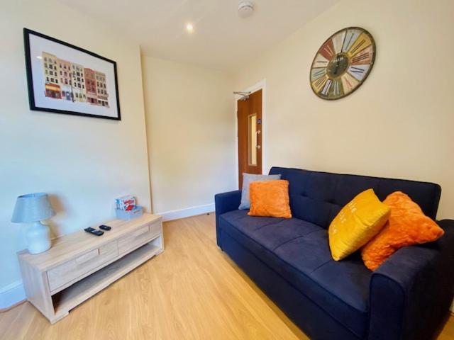 Cannock House ~ 4 Bedrooms All With Ensuite. Rugeley Exterior photo