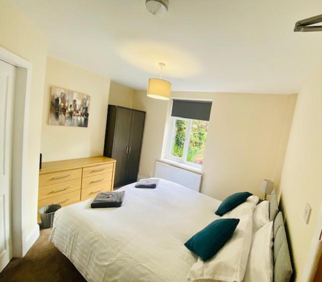 Cannock House ~ 4 Bedrooms All With Ensuite. Rugeley Exterior photo